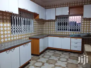3bdrm House in Bronko Housing, Accra Metropolitan for sale