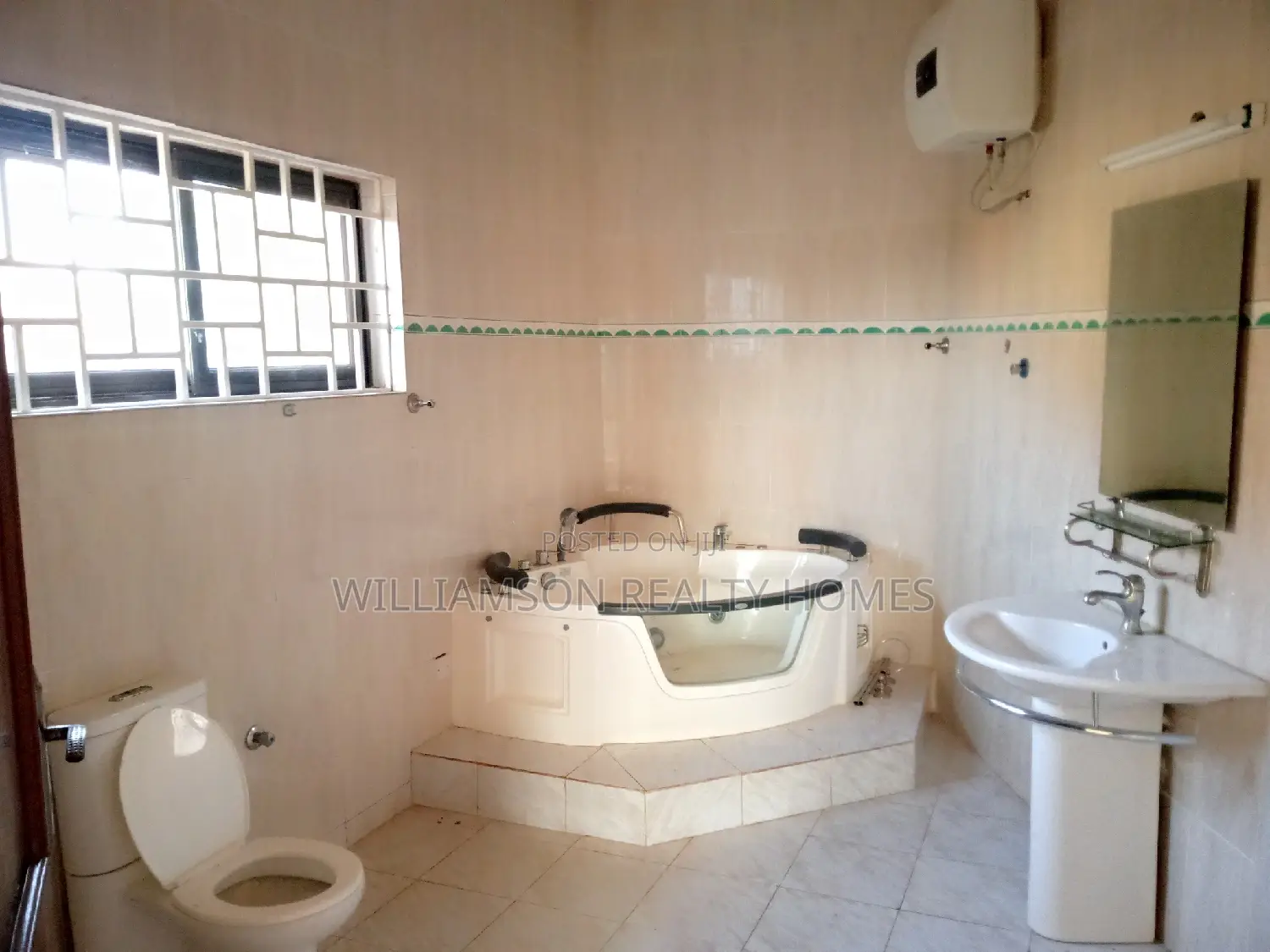 5bdrm House in Hfc Estate, Spintex for rent