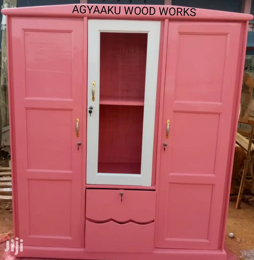 Pinky Profile Spray Waldrop