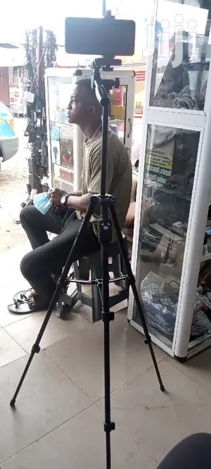 Yuntung VCT 5208 Phone and Camera Tripod