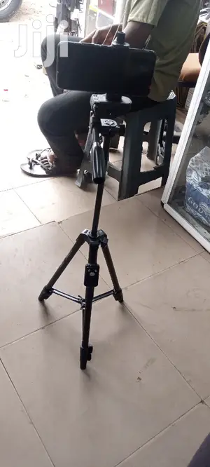 Yuntung VCT 5208 Phone and Camera Tripod