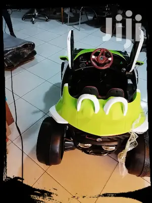 Kid's Playing Car
