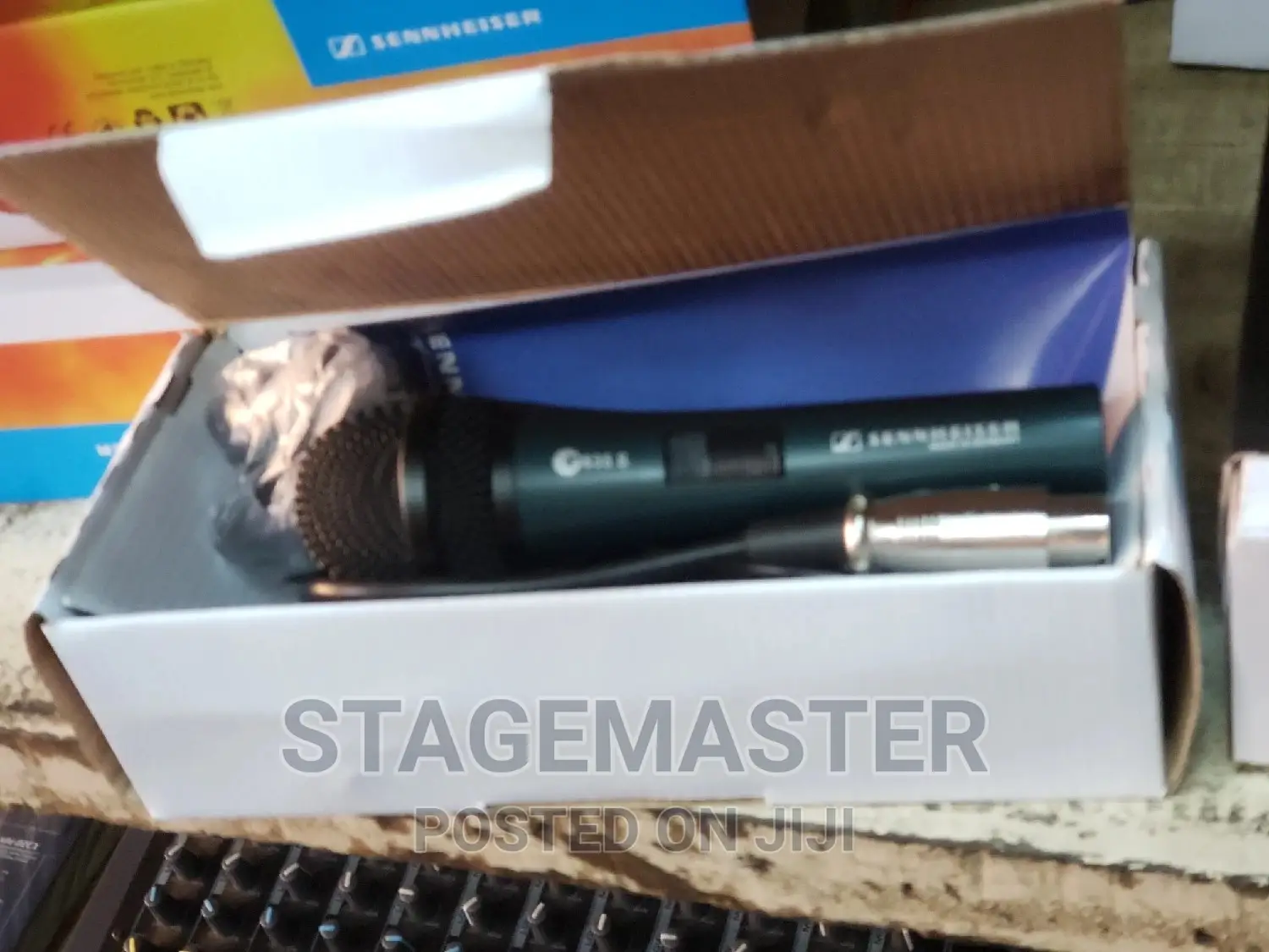 SENNHEISER Microphone