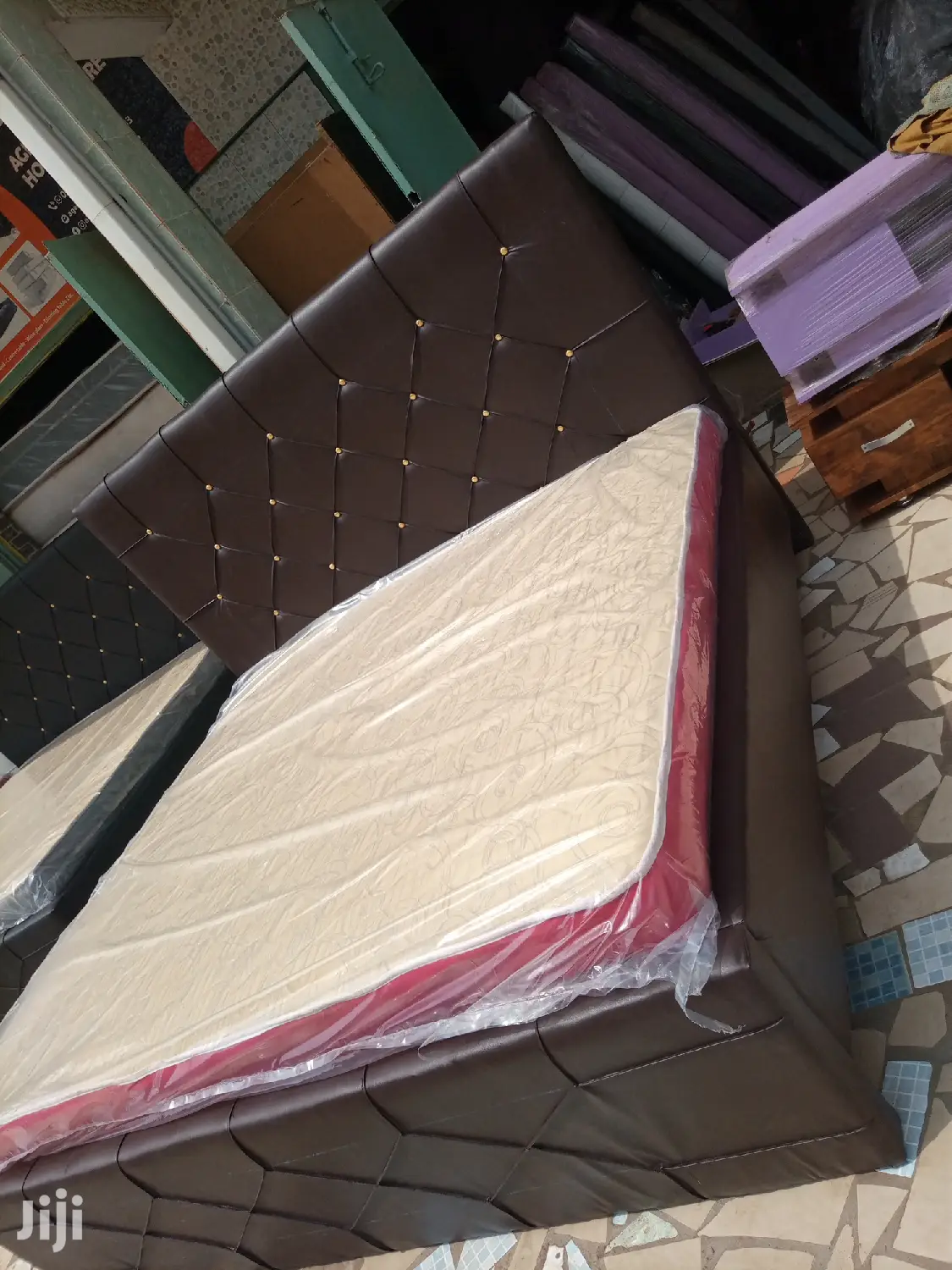 New Cofe Kings Bed With Matress ❤🖤