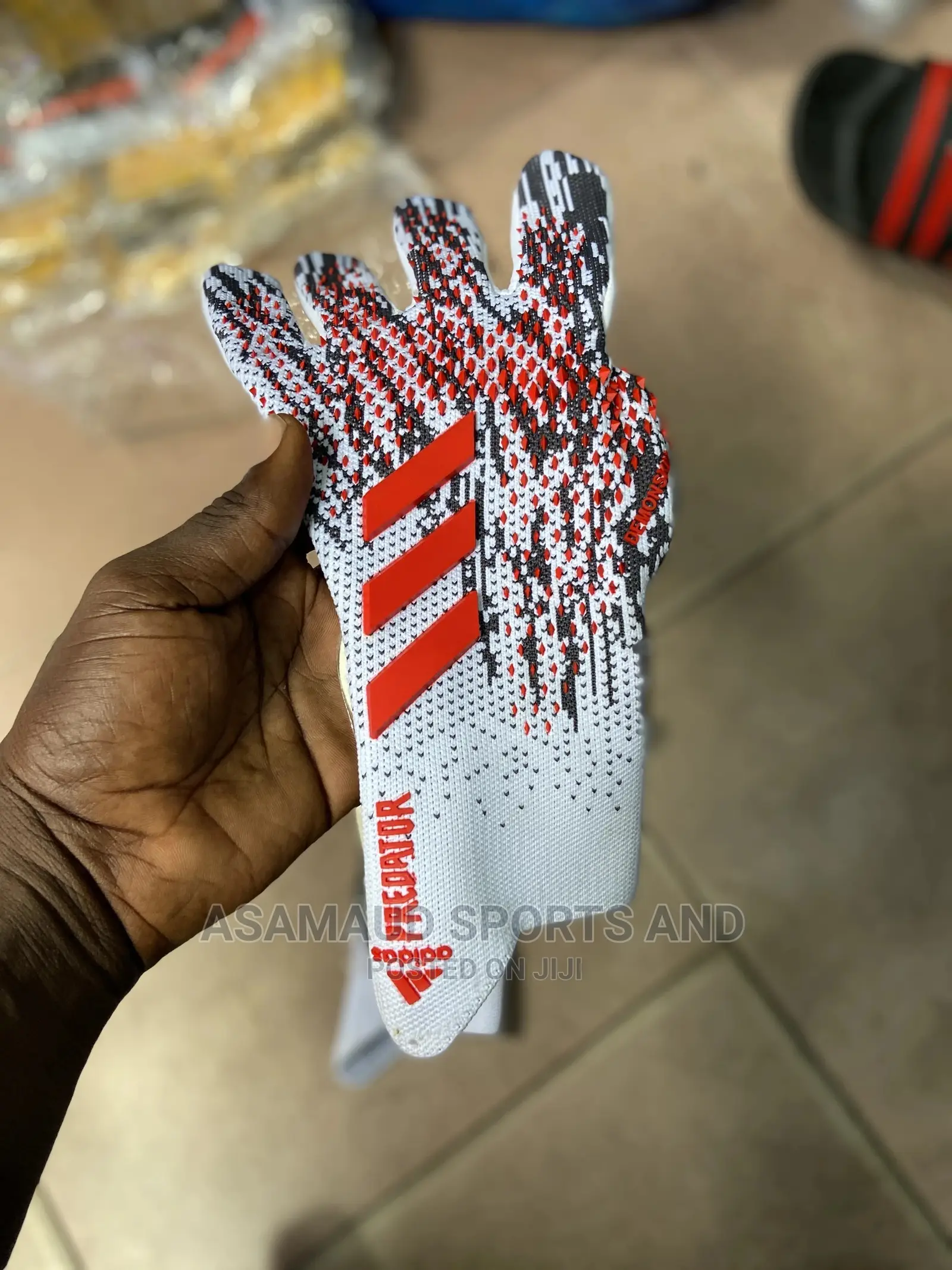 Original Predator Goalkeeper Gloves at Cool Price