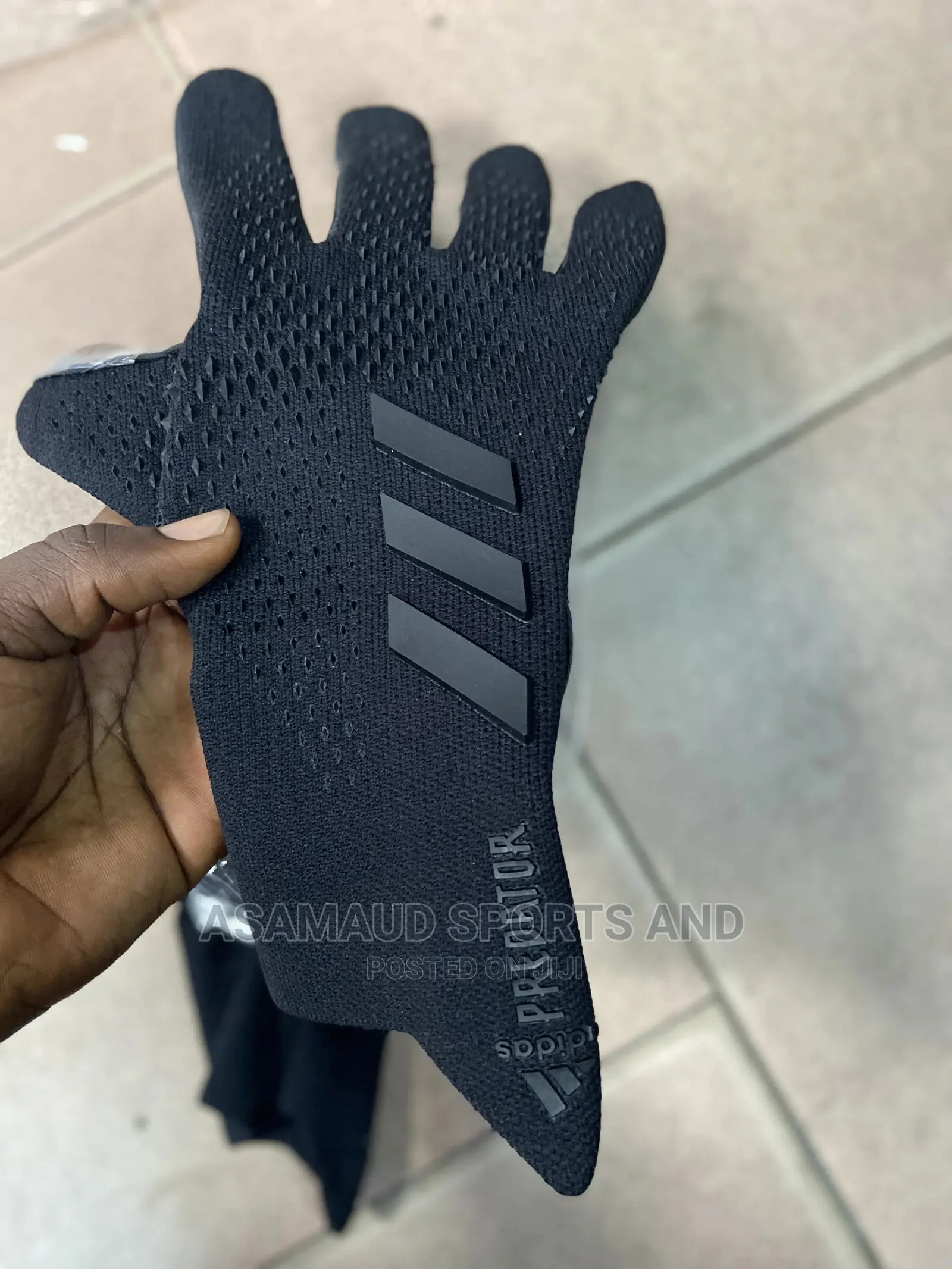 Original Predator Goalkeeper Gloves at Cool Price
