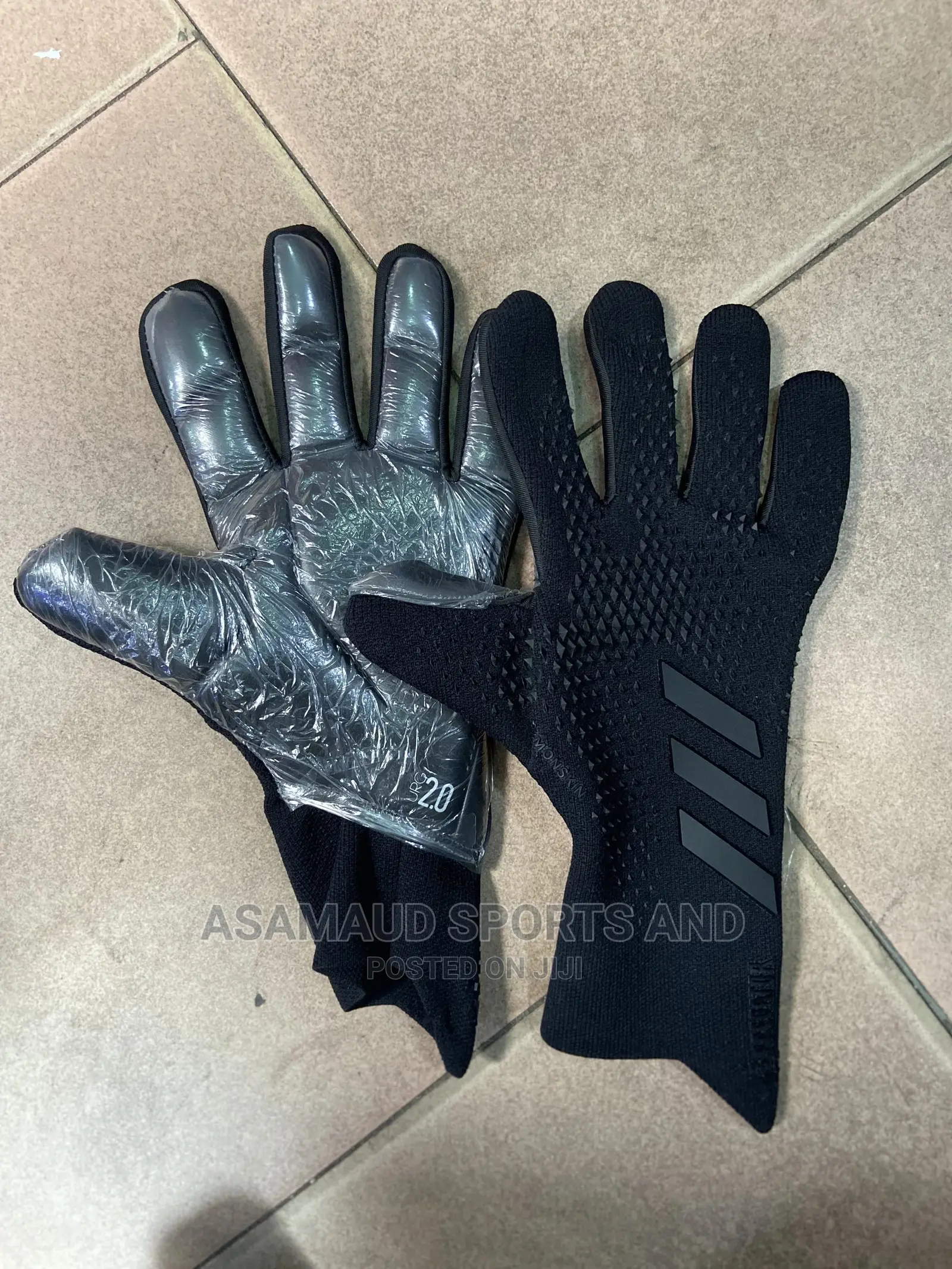 Original Predator Goalkeeper Gloves at Cool Price