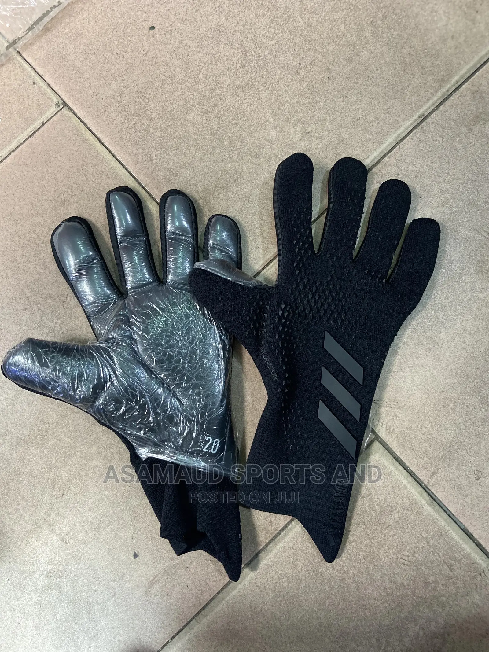 Original Predator Goalkeeper Gloves at Cool Price