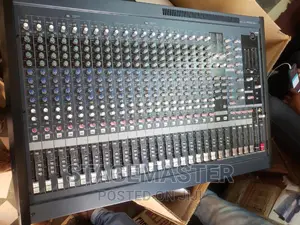 Mixer Yamaha Mg 24