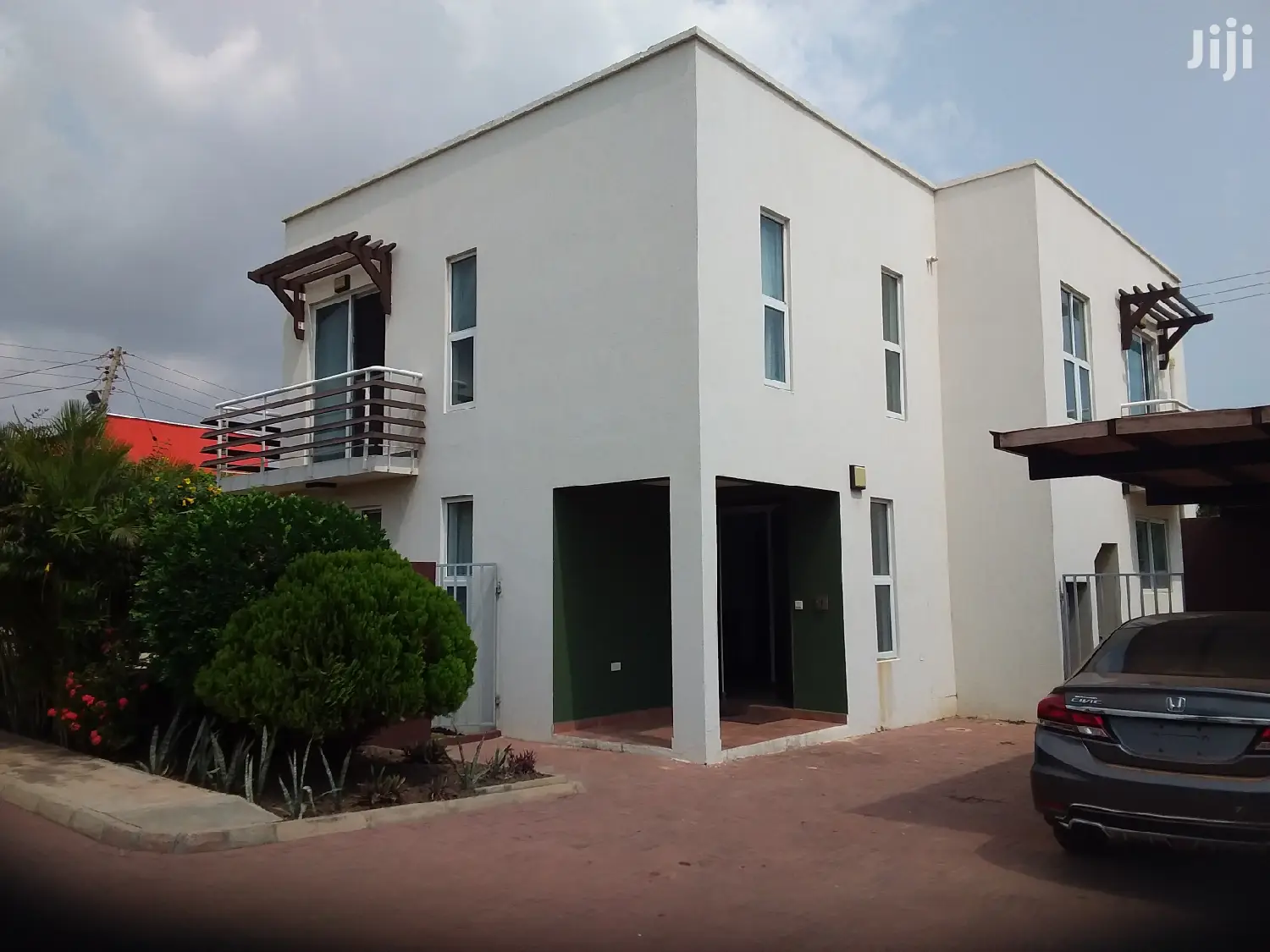 4bdrm Townhouse / Terrace in Bronko Housing, La Wireless for rent