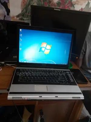 Laptop Toshiba dynaEdge DC-100 4GB Intel Core 2 Duo HDD 320GB