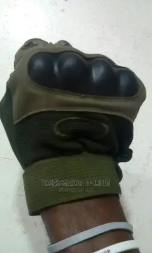Hand Gloves With Tight Fit