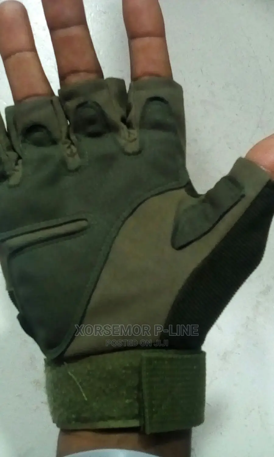 Hand Gloves With Tight Fit