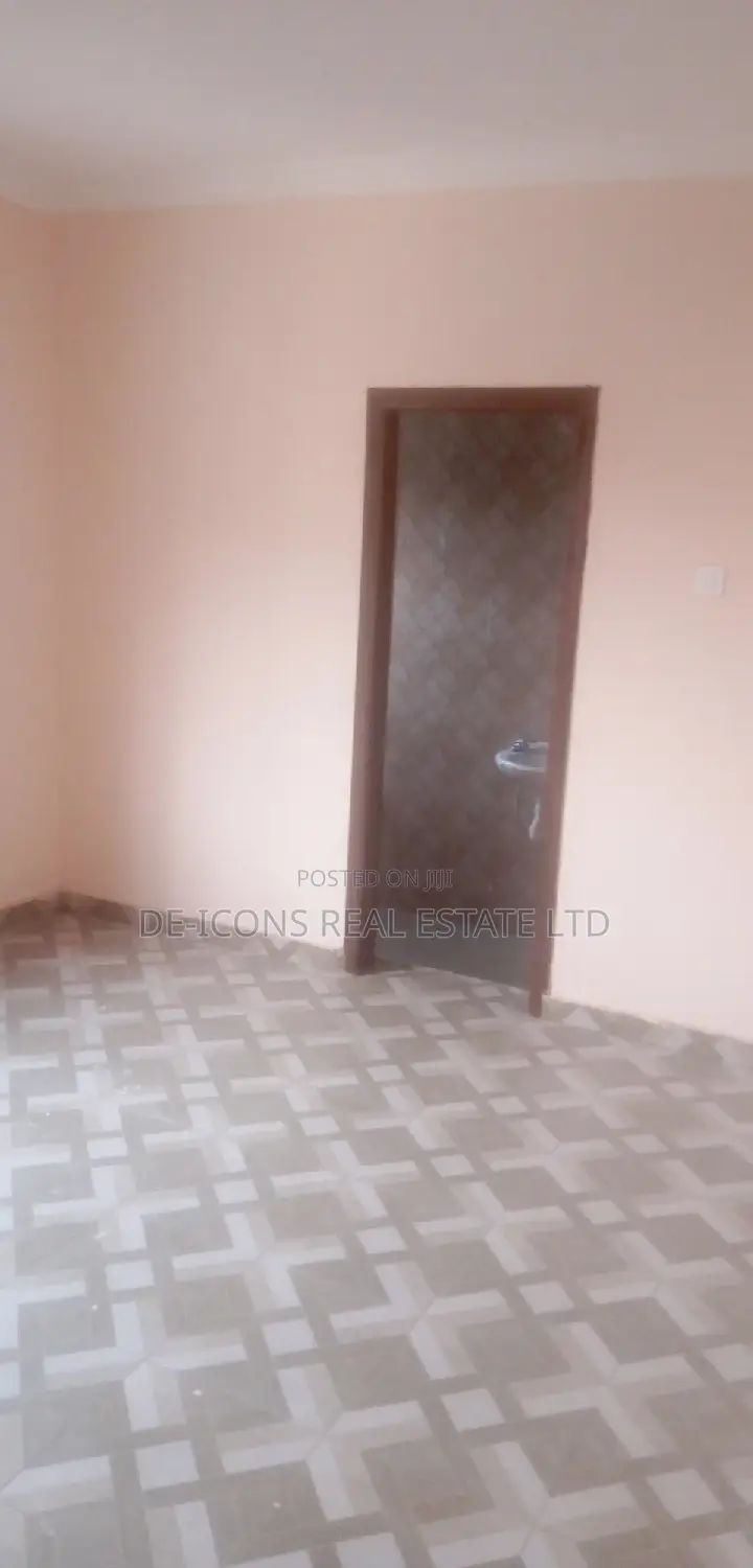 2bdrm House in De-Icons Real Estate, Awutu Senya East Municipal