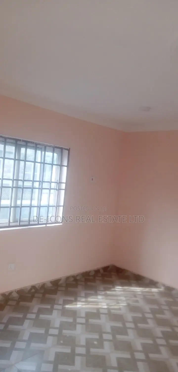 2bdrm House in De-Icons Real Estate, Awutu Senya East Municipal