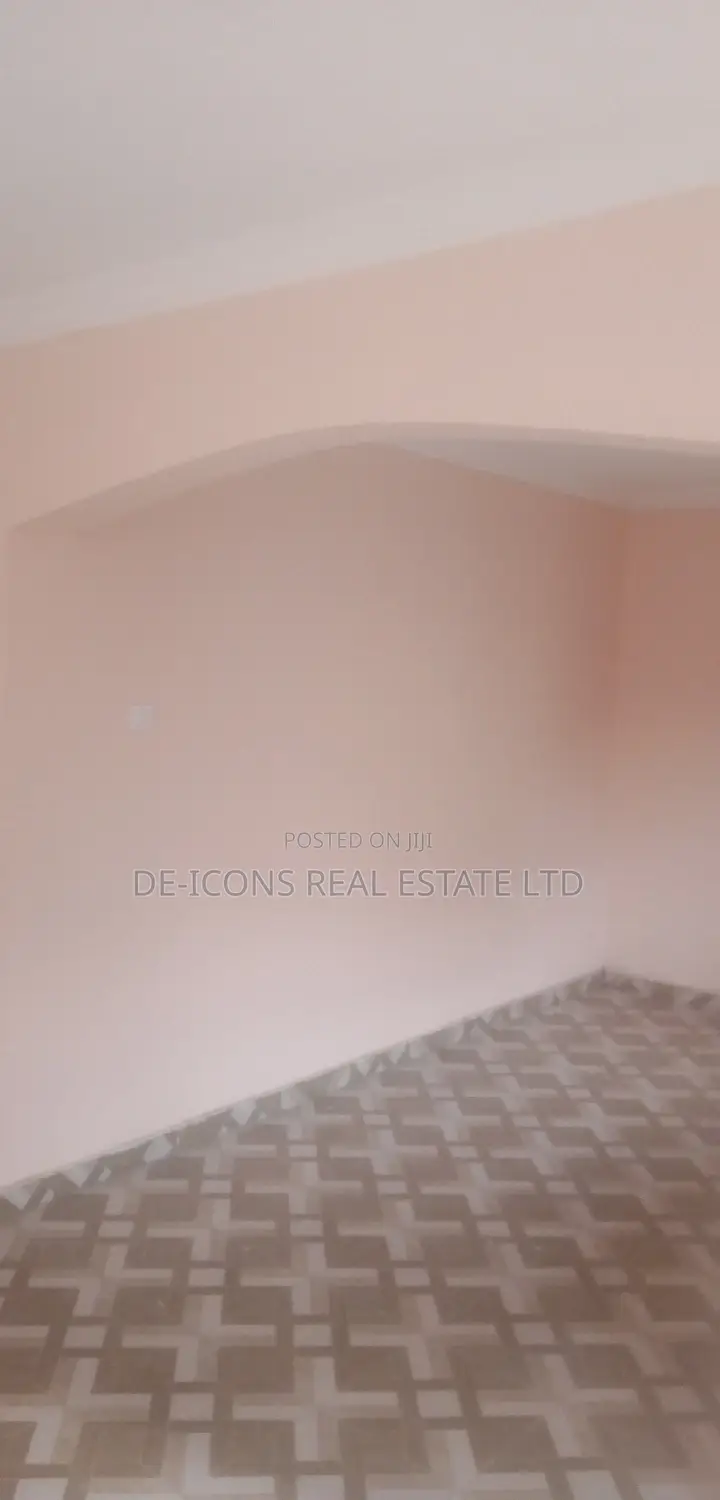 2bdrm House in De-Icons Real Estate, Awutu Senya East Municipal