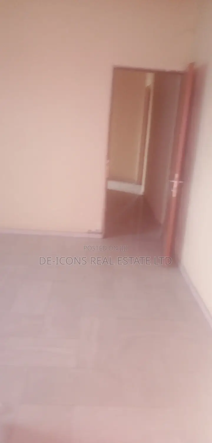 2bdrm Duplex in De-Icons Real Estate, Awutu Senya East Municipal