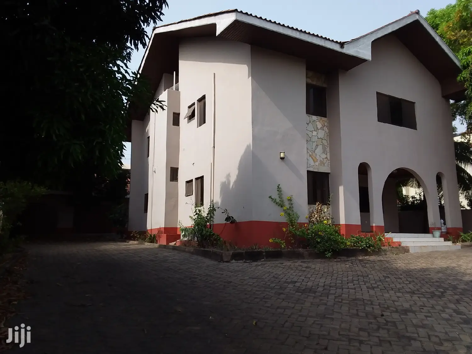 4bdrm House in Bronko Housing , Accra Metropolitan for rent