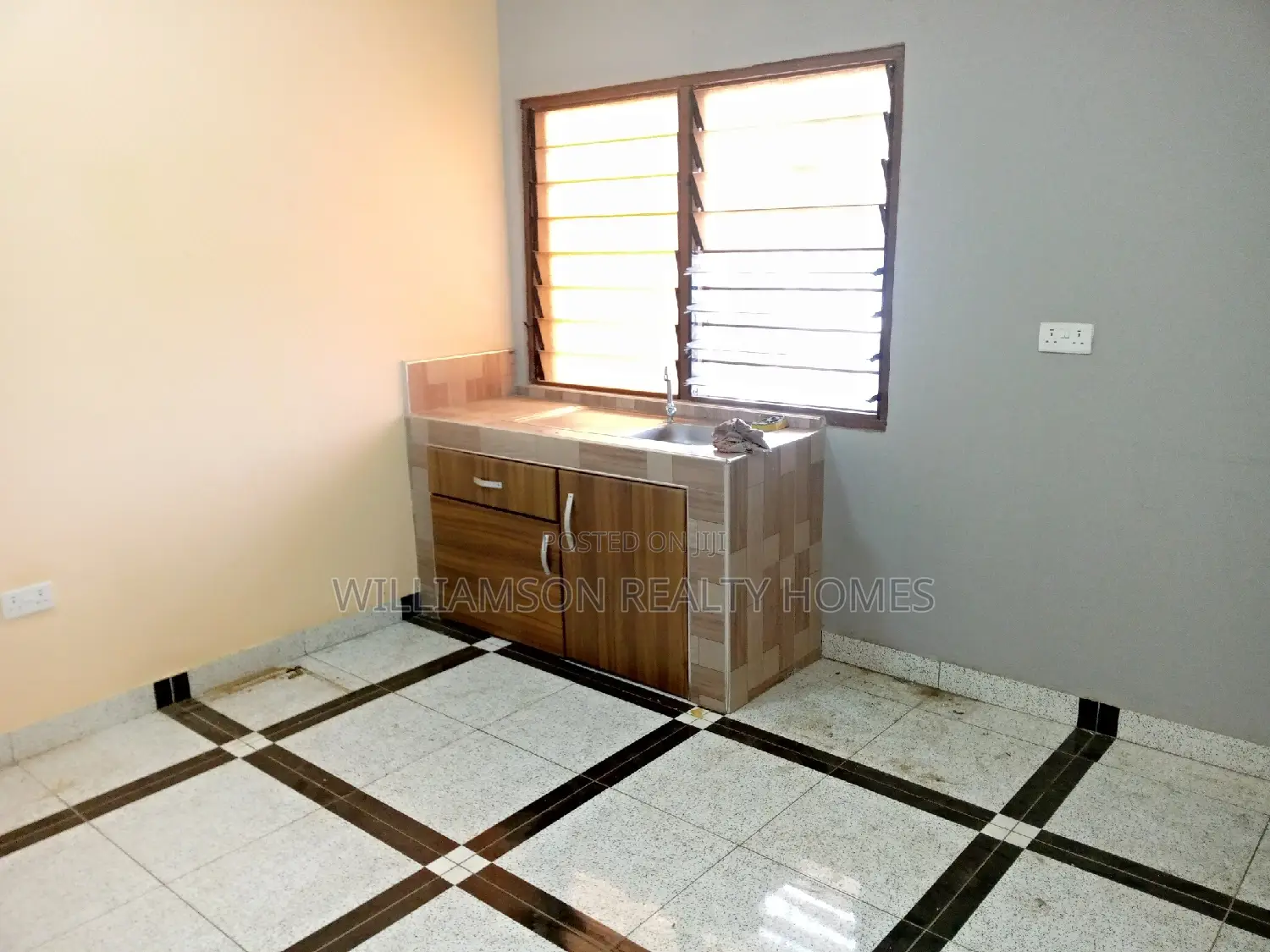 1bdrm Apartment in D.S.T.V. Community, Spintex for rent