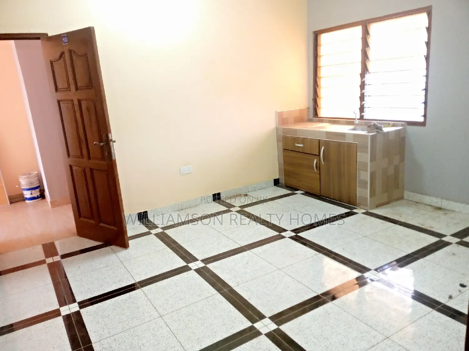 1bdrm Apartment in D.S.T.V. Community, Spintex for rent
