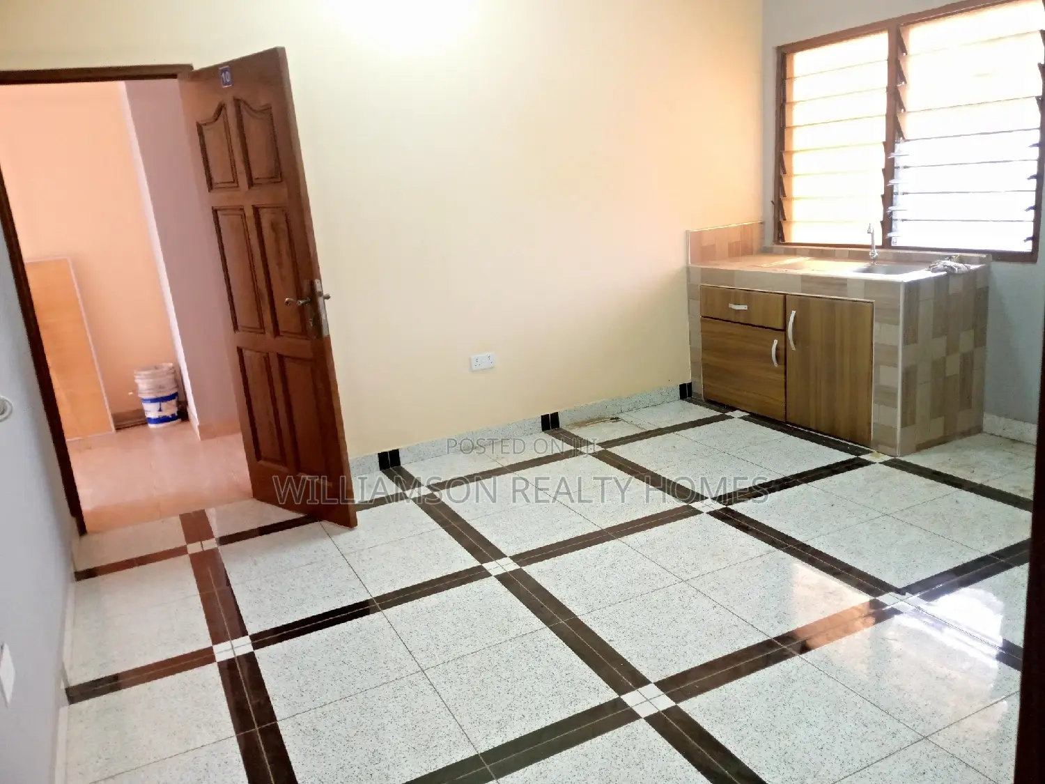 1bdrm Apartment in D.S.T.V. Community, Spintex for rent