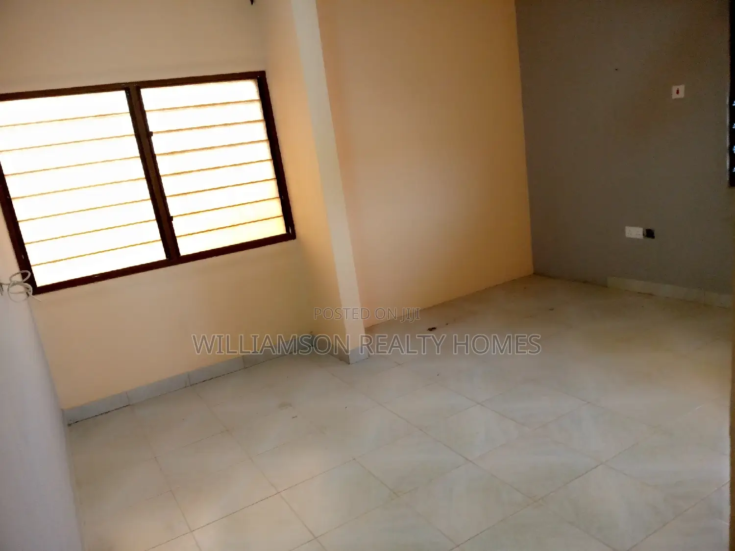 1bdrm Apartment in D.S.T.V. Community, Spintex for rent