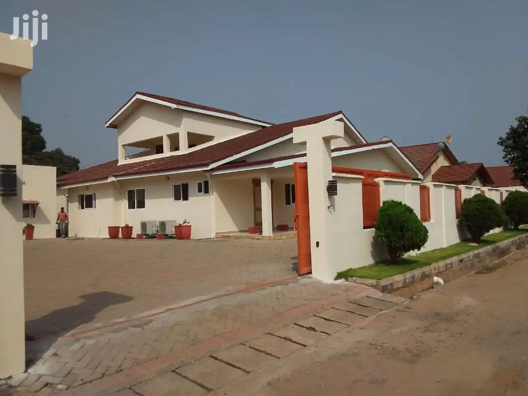 3bdrm House in Bronko Housing, Accra Metropolitan for rent