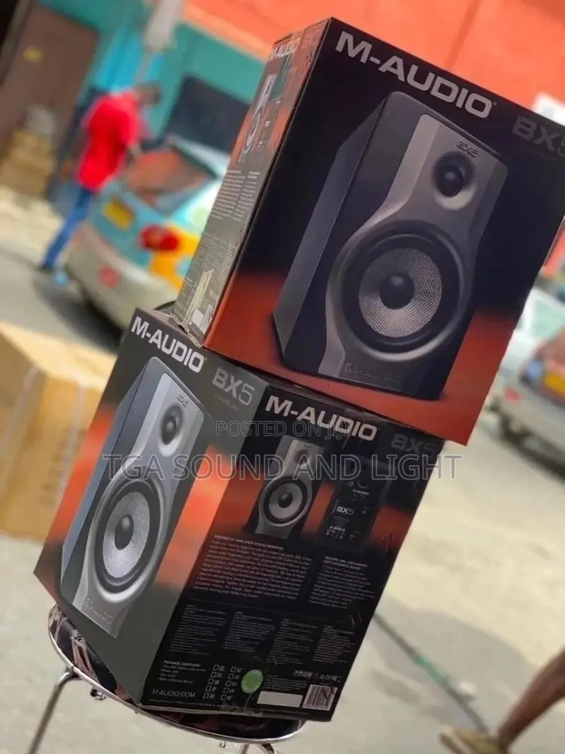 M-Audio Bx5 Carbon 70w 2-Way Active Studio Monitors