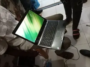 Laptop Acer AS5755 4GB Intel Core 2 Duo HDD 250GB