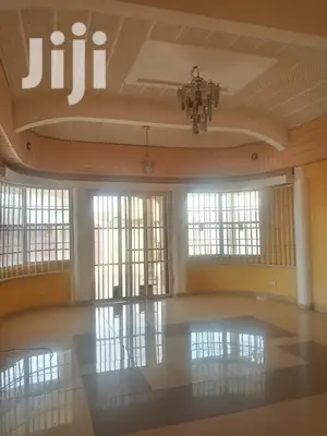 Neat 3-Bedrooms Apartments Dansoman