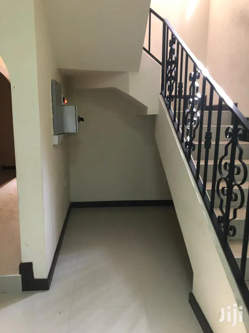 4bdrm House in Bronko Housing, Accra Metropolitan for rent