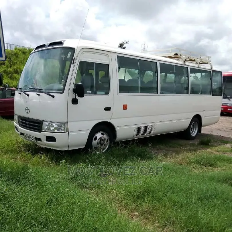 Car Rental Service in Ghana. Hiace Buses for Rent in Ghana