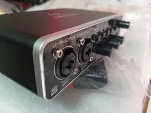 Behringer U-Phoria Umc202hd Audio Interface
