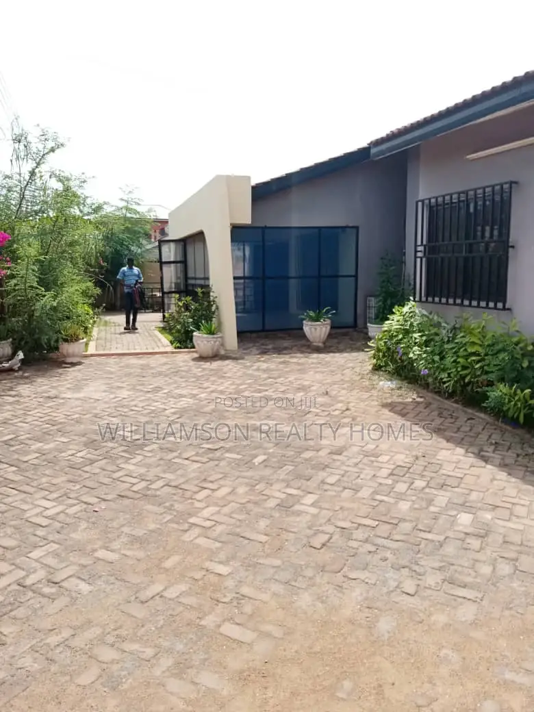 5bdrm House in Manet Court, Spintex for rent