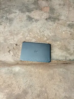 New Laptop Dell Latitude 14 3480 6GB Intel Core I3 HDD 320GB