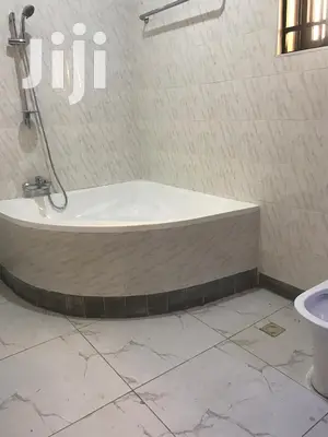 6bdrm House in Bronko Housing, Airport Residential Area for rent