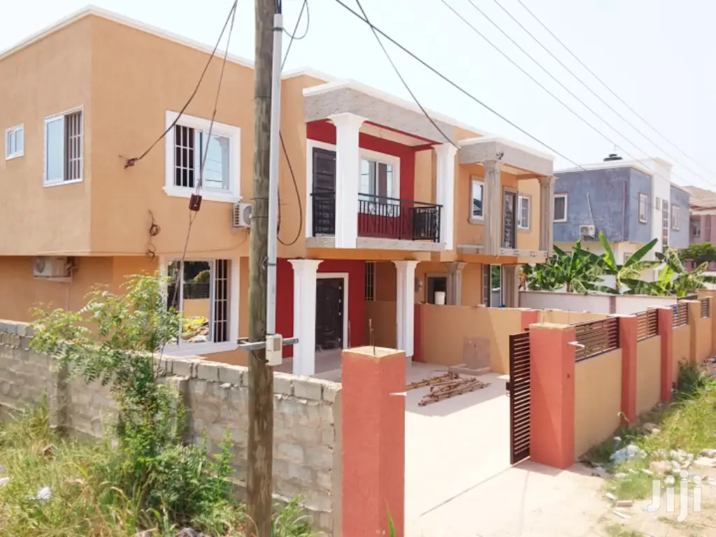 3bdrm House in Bronko Housing, Accra Metropolitan for sale