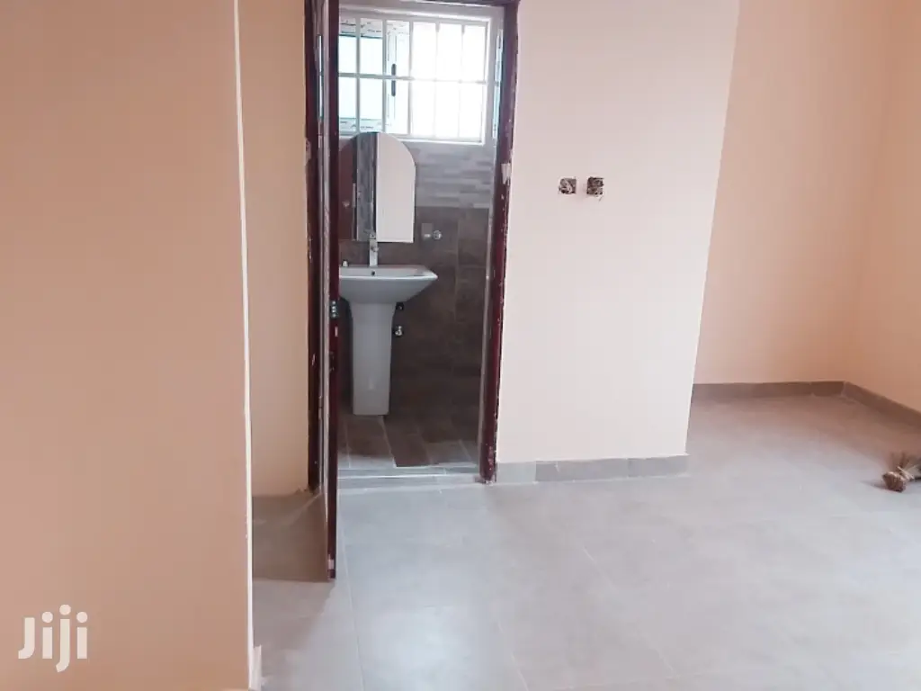 3bdrm House in Bronko Housing, Accra Metropolitan for sale