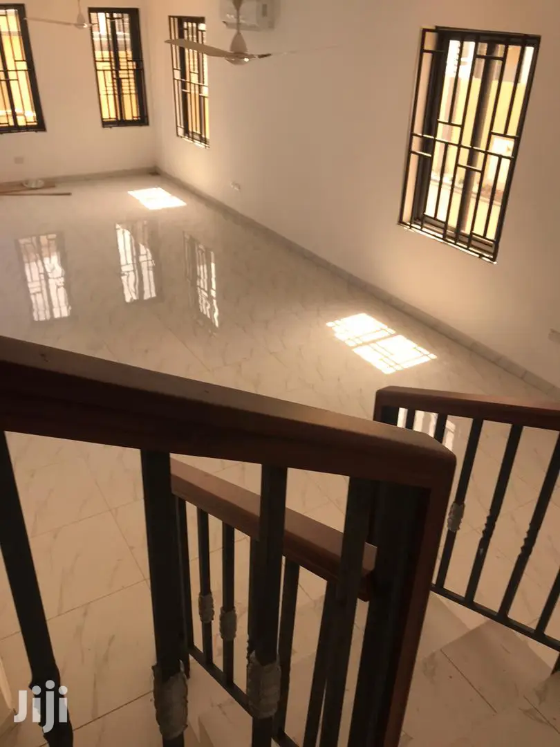4bedroom Twon House Rent