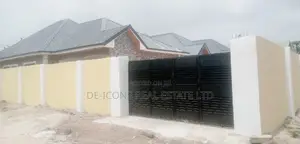 3bdrm House in De-Icons Real Estate, Awutu Senya East Municipal