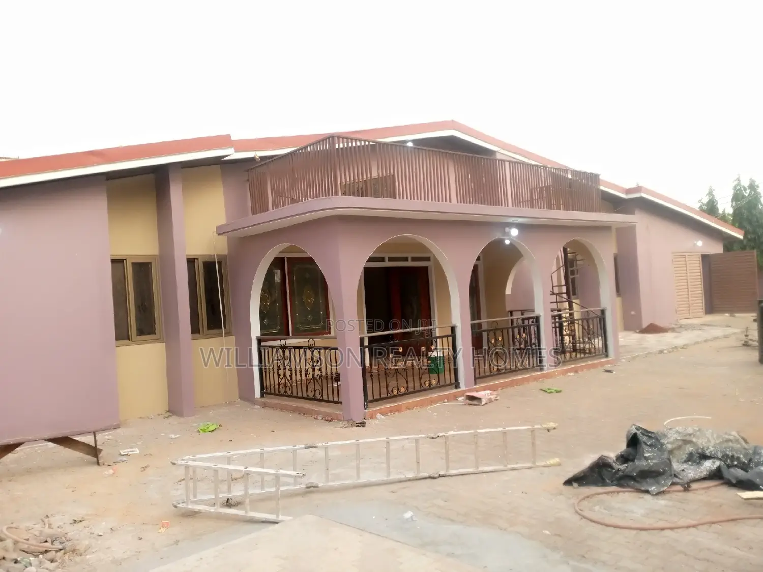 6bdrm House in Hfc Estate, Spintex for rent