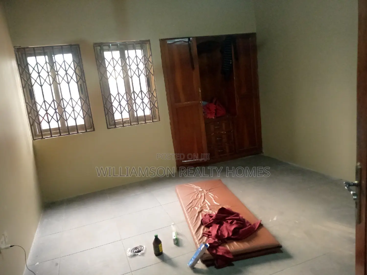 6bdrm House in Hfc Estate, Spintex for rent