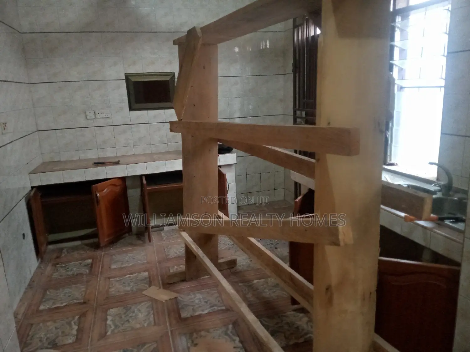 6bdrm House in Hfc Estate, Spintex for rent