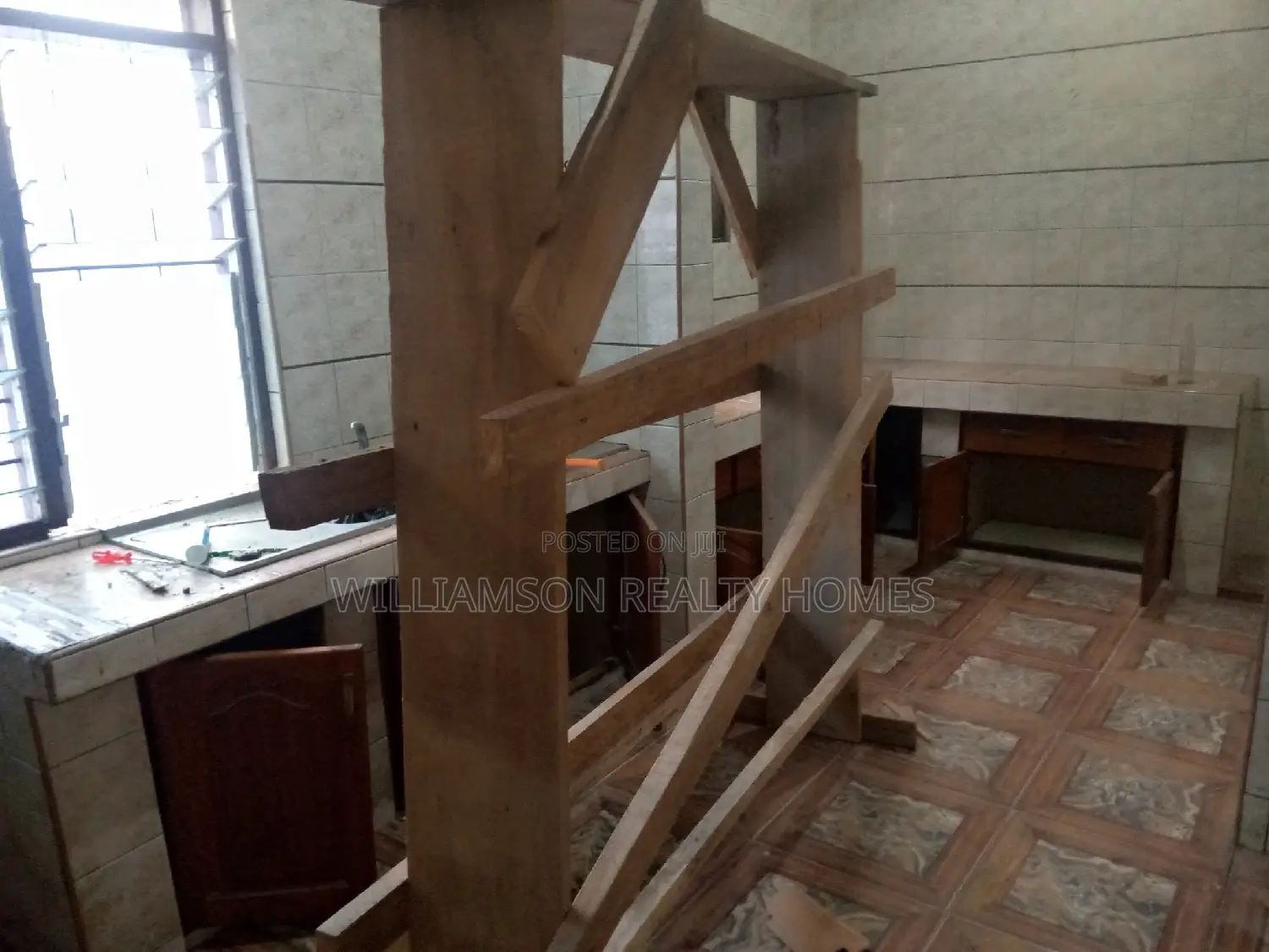 6bdrm House in Hfc Estate, Spintex for rent