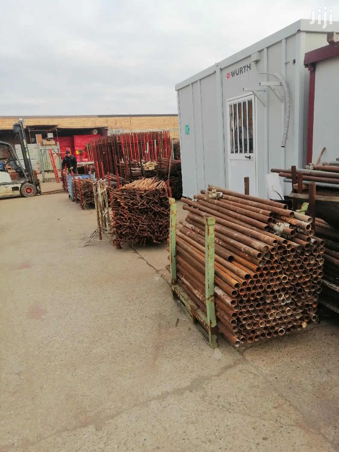 Scaffolds /Yellowboards/Decking/Pillars/Formworks/Doka/Props