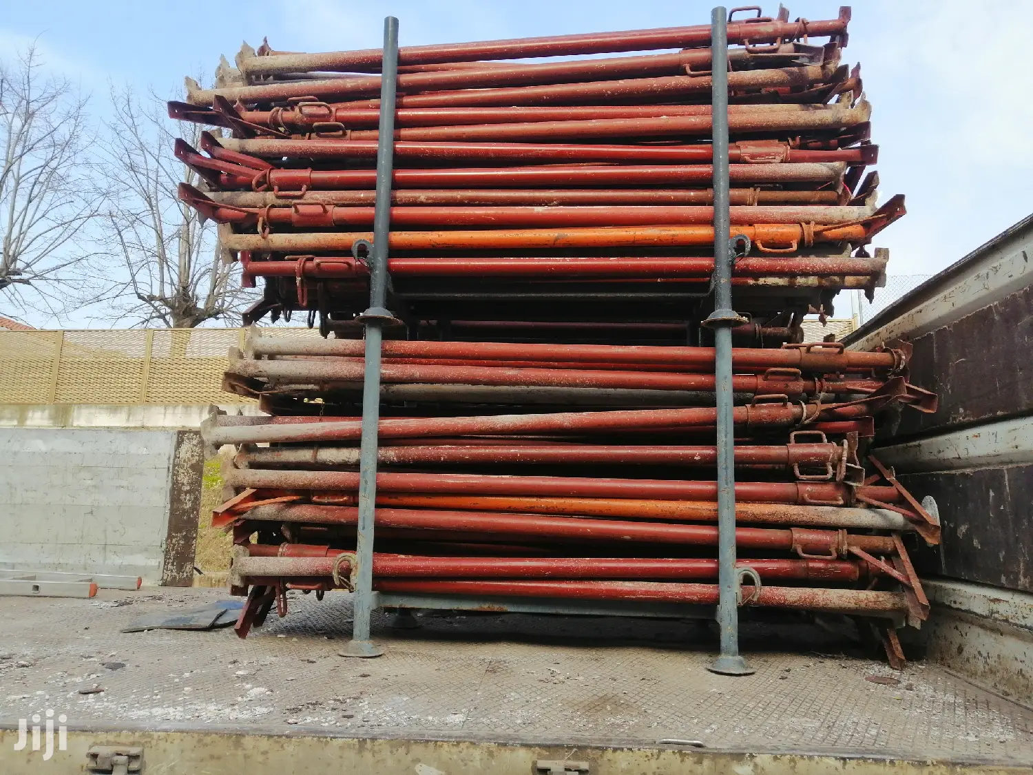 Scaffolds /Yellowboards/Decking/Pillars/Formworks/Doka/Props