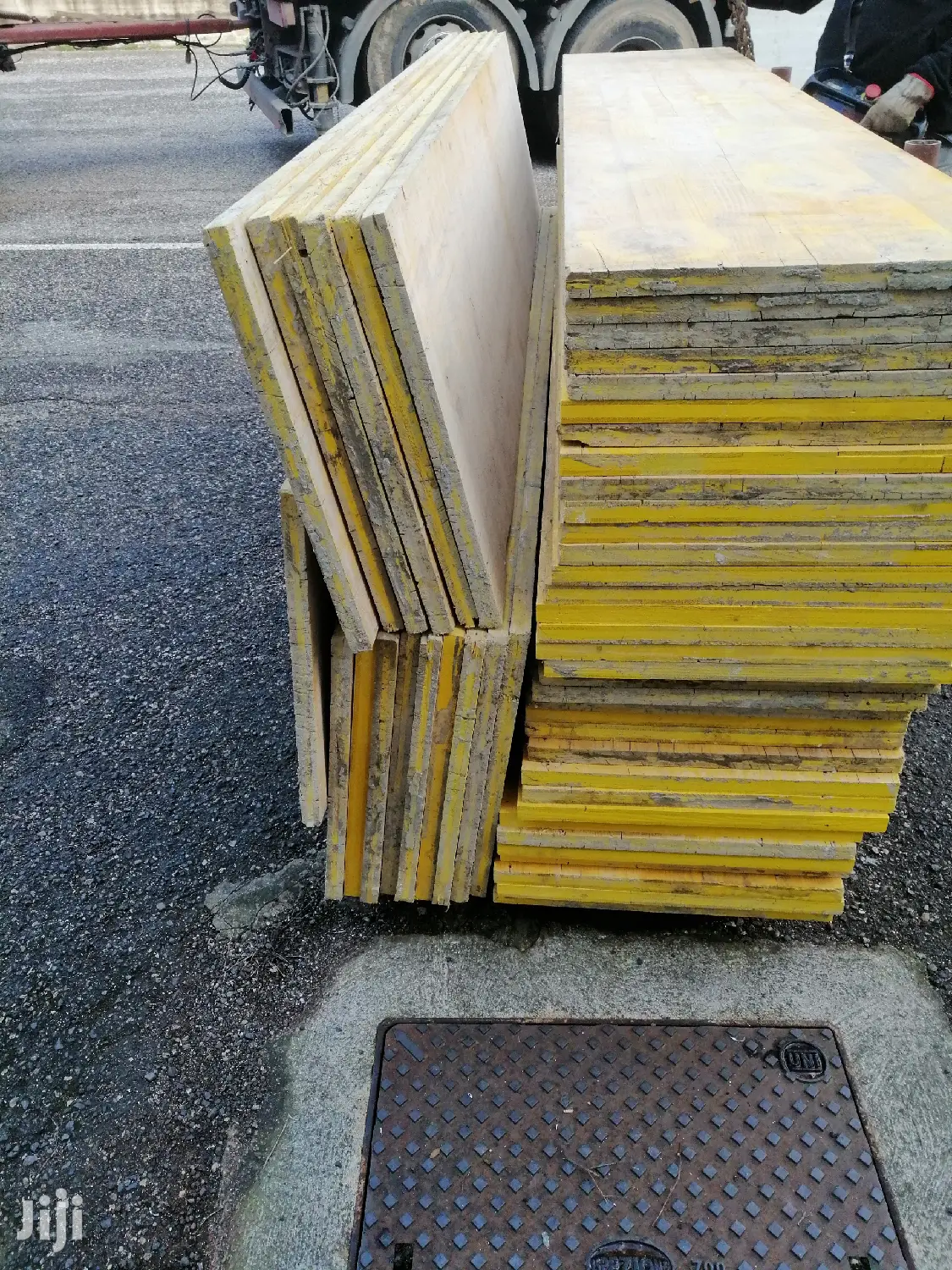 Scaffolds /Yellowboards/Decking/Pillars/Formworks/Doka/Props