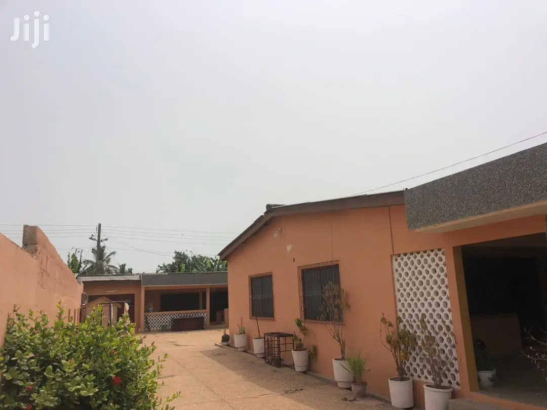 4bdrm House in Control, Dansoman for sale
