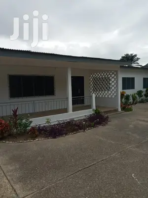 4bdrm House in Control, Dansoman for sale
