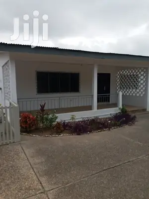 4bdrm House in Control, Dansoman for sale